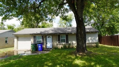 Building Photo - 14009 Cimarron Dr