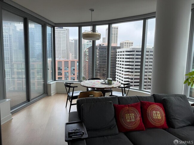 Building Photo - 338 Main St