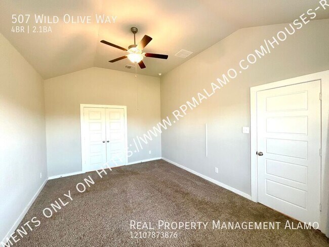 Building Photo - 507 Wild Olive Wy