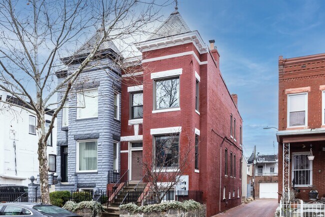 Building Photo - 12 Randolph Pl NW
