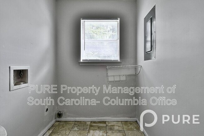 Building Photo - 144 Springwoods Lake Dr