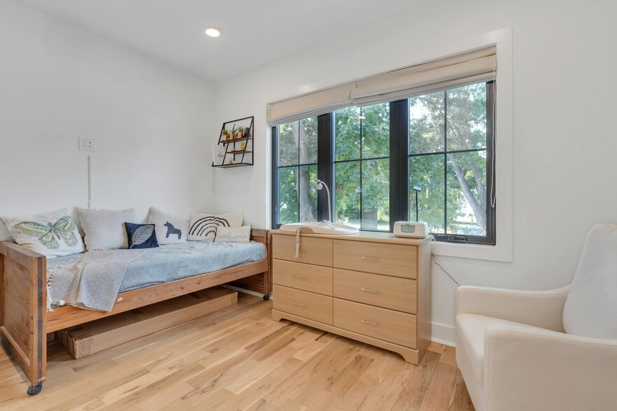 Building Photo - 71 Mission St