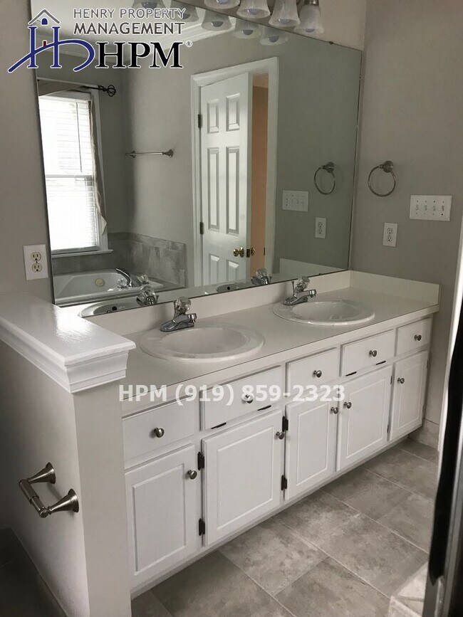 Building Photo - 3 Bedrooms in Charleston Village Subdivision