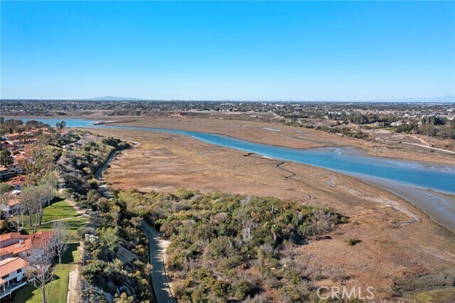 Building Photo - 2981 Quedada