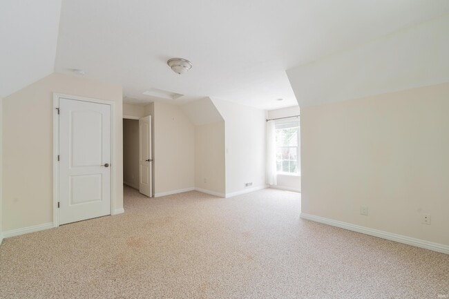 Building Photo - 1115 E Azalea Ln