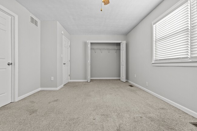 Building Photo - 1658 Foxhaven Dr