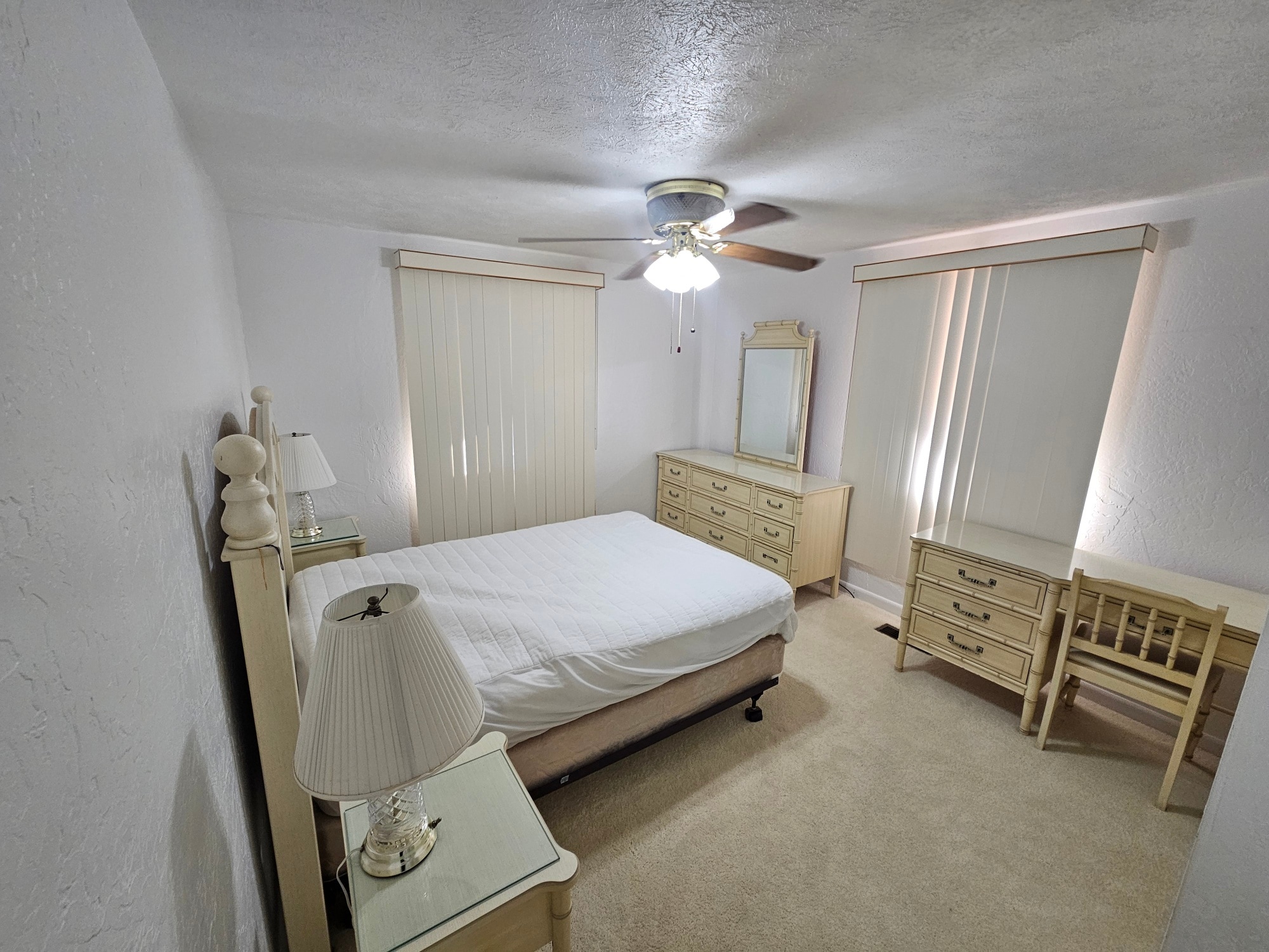 Building Photo - 440 Drummond St