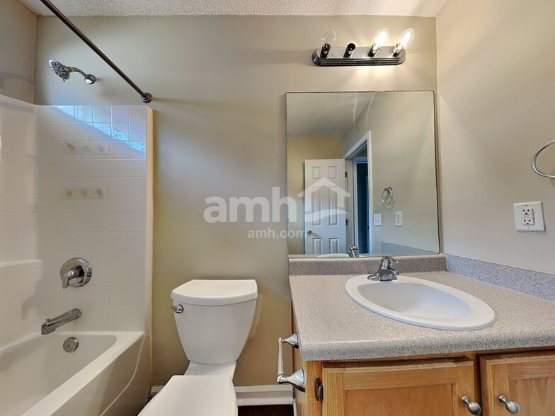 Building Photo - 109 W Tahoe Dr