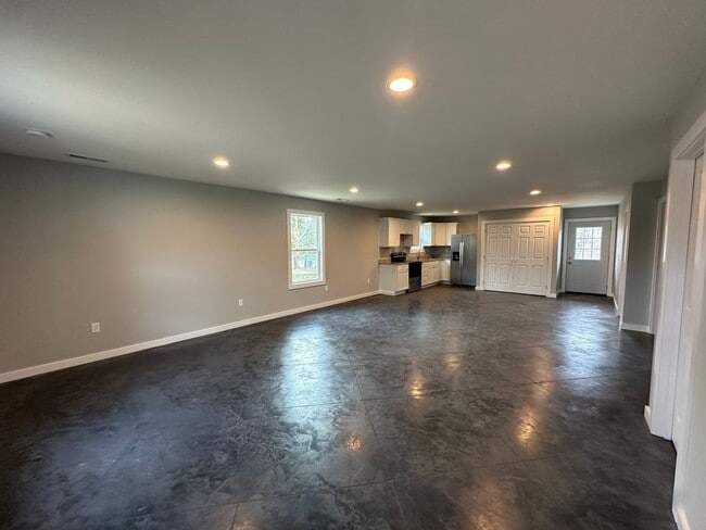 Building Photo - 706 E Olive St