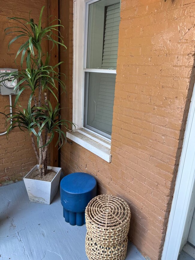 Building Photo - Lovely 2 BR/2.5 BA Apartment near Noma II!