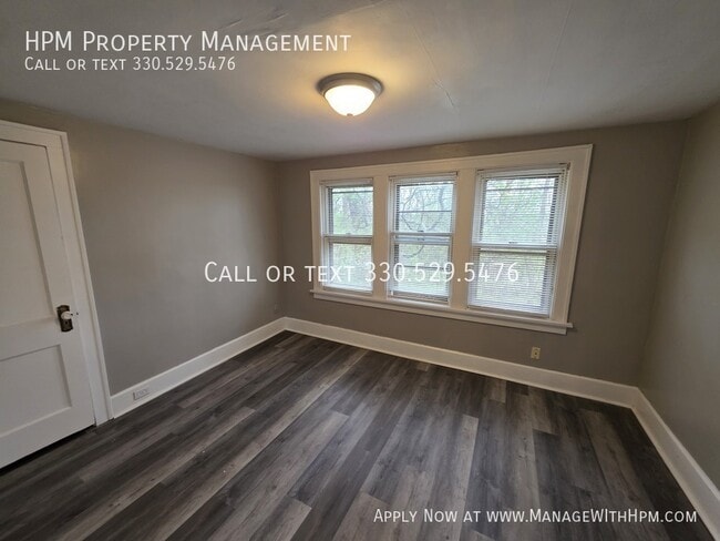 Building Photo - 1820 Malasia Rd