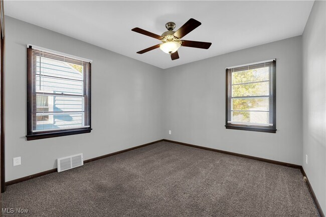 Building Photo - 1487 E 193rd St