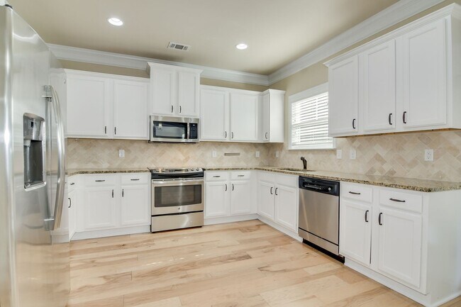Building Photo - Updated Home in Heart of Evans