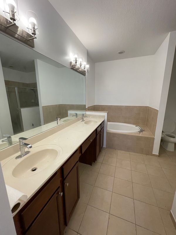 Building Photo - 9244 SW 227th Ln