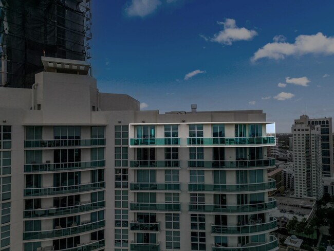 Building Photo - 347 N New River Dr E