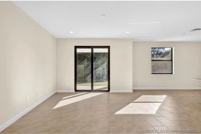 Building Photo - 103 SW Seminole Crossing Ct
