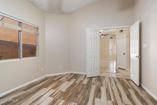 Building Photo - 7421 S Kachina Dr