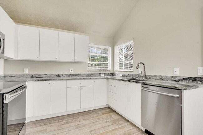 Building Photo - 315 N K St