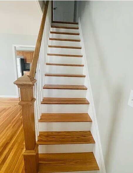 Building Photo - 10 Bradford St