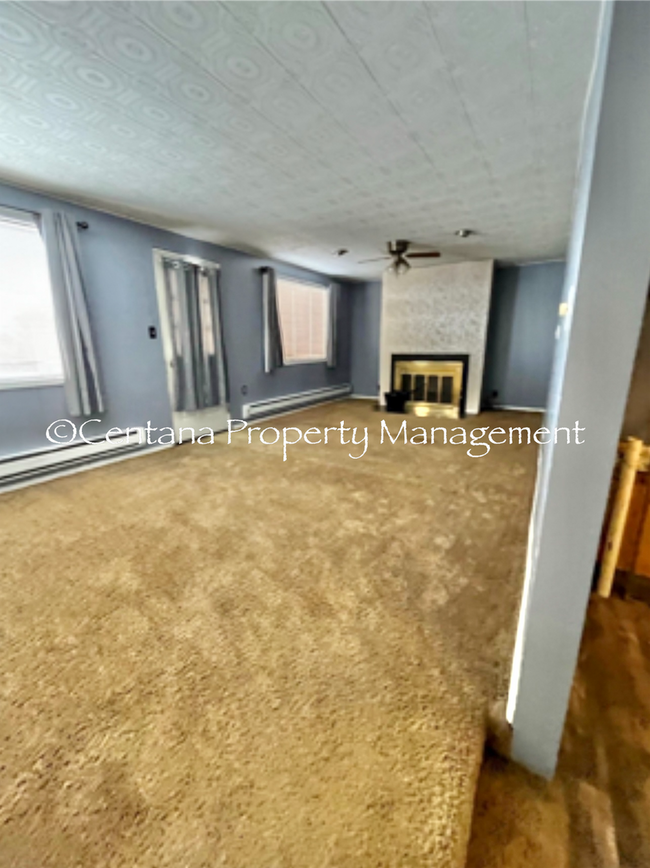 Building Photo - Pet friendly 2 bedroom house with a large lawn! (Better pictures coming soon).