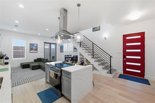 Building Photo - 2406 Merlin St