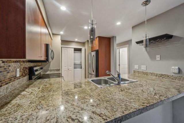 Building Photo - 1 bedroom in Kirkland WA 98034