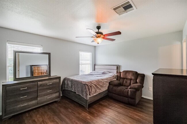 Building Photo - 16530 Peyton Ridge Cir