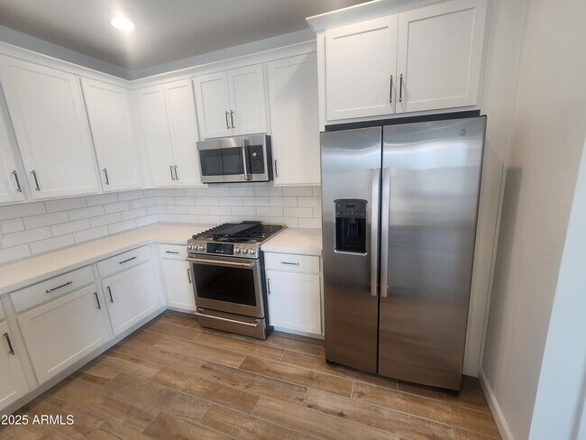 Building Photo - 26025 N 23rd Ave