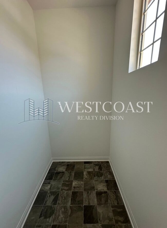 Building Photo - 25134 Sand Wedge Dr