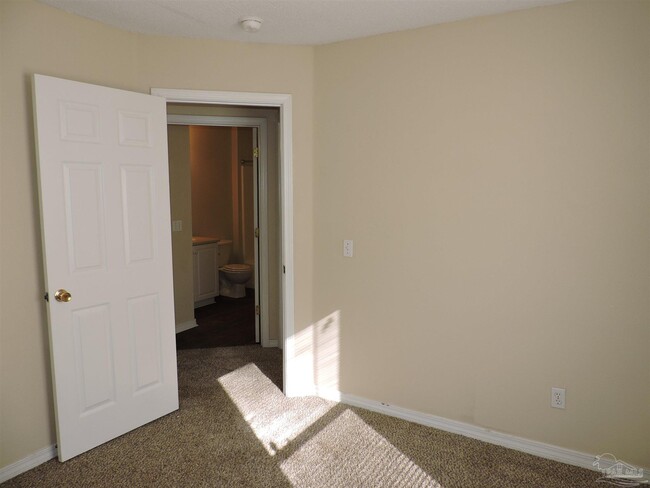 Building Photo - 1005 Antigua Cir