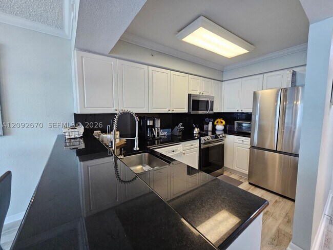 Building Photo - 2501 S Ocean Dr