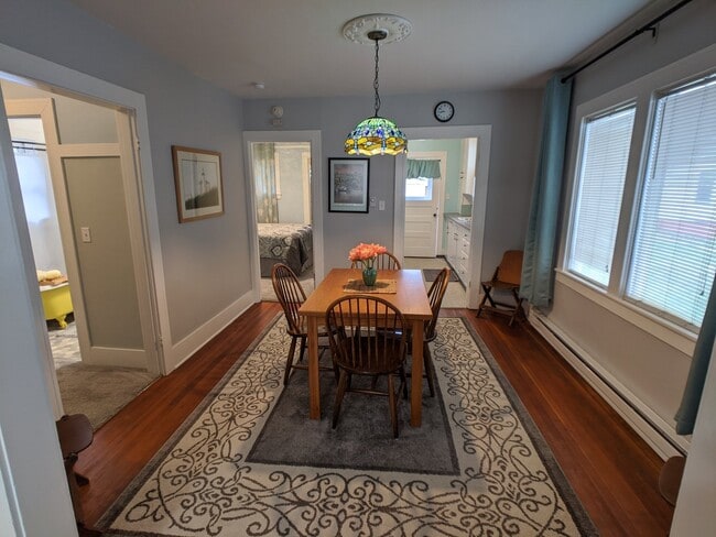 Building Photo - Fully furnished 1 bed 1 bath in Port Angeles