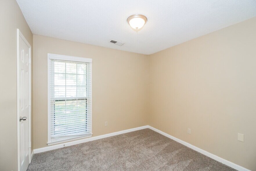 Building Photo - 7025 Hearthside Cove