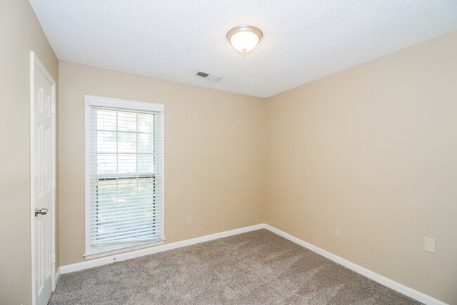 Building Photo - 7025 Hearthside Cove