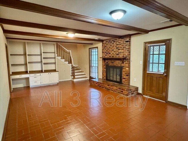 Building Photo - 2913 Sumter Ave