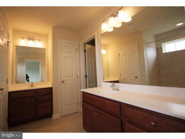 Building Photo - 1816 Pinnacle Dr