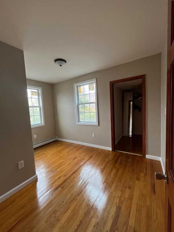 Building Photo - 26 Moore St