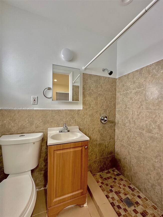 Building Photo - 5510 NW Miami Pl