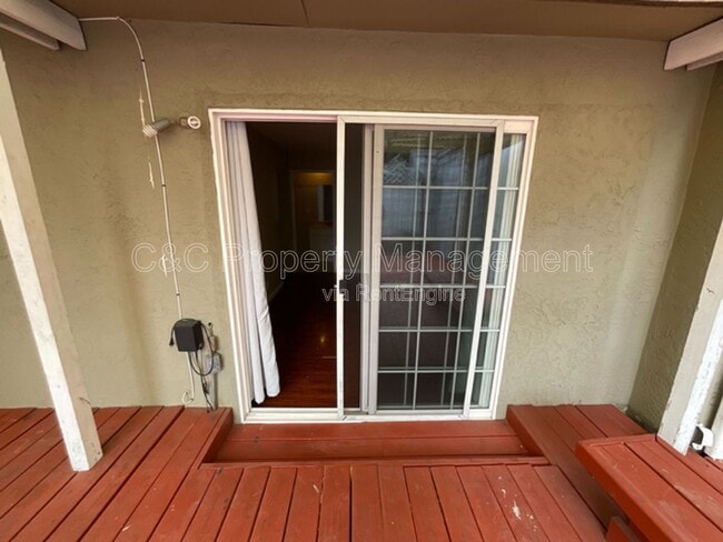 Building Photo - 3872 Tiverton Dr