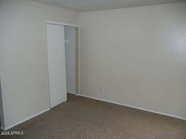 Building Photo - 1849 E Kirkland Ln