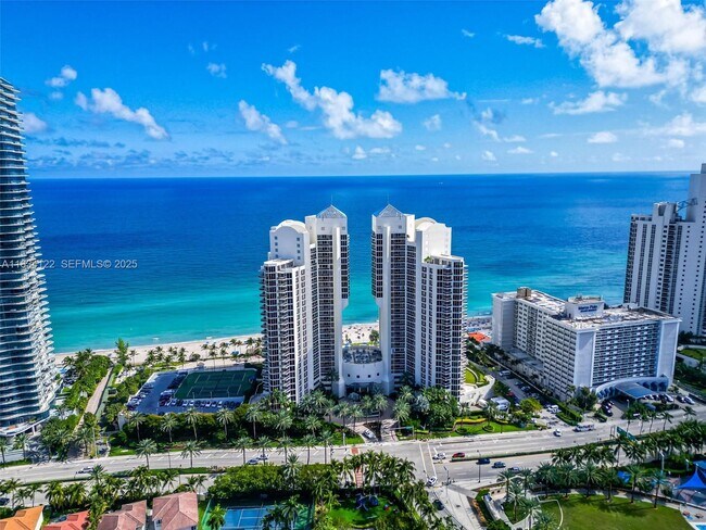 Building Photo - 19333 Collins Ave