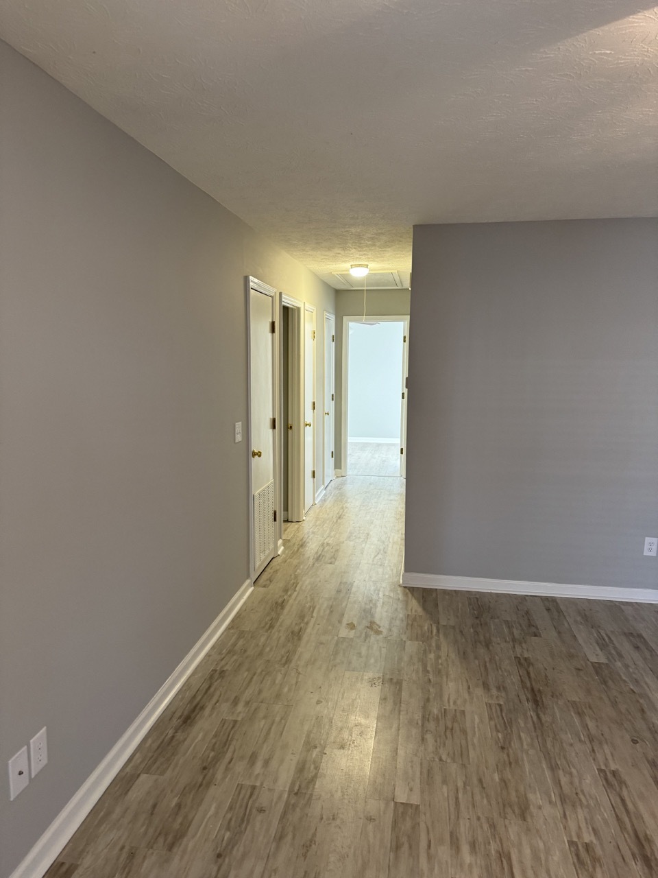 Main hallway - 1025 DeKalb St