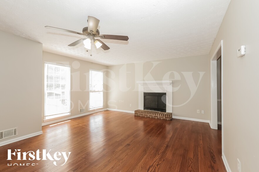 Building Photo - 3843 Holland Dr