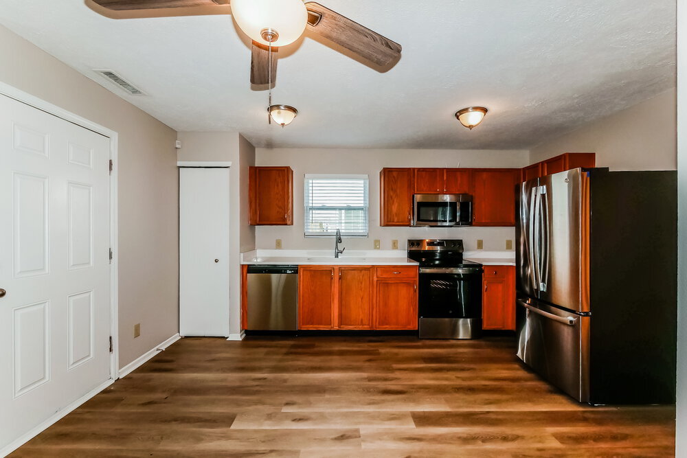 Building Photo - 8036 States Bend Dr