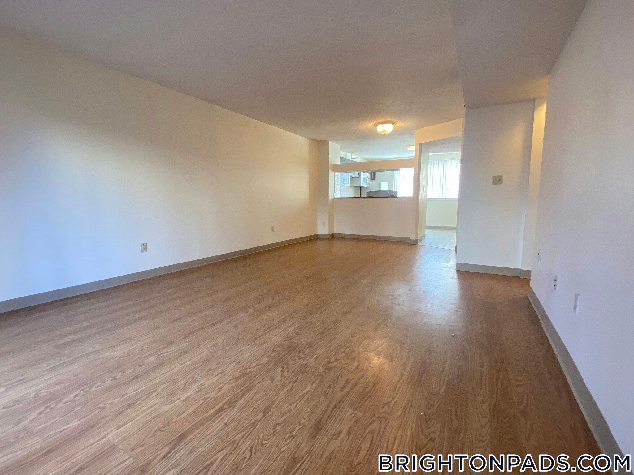 Building Photo - 140 N Beacon St