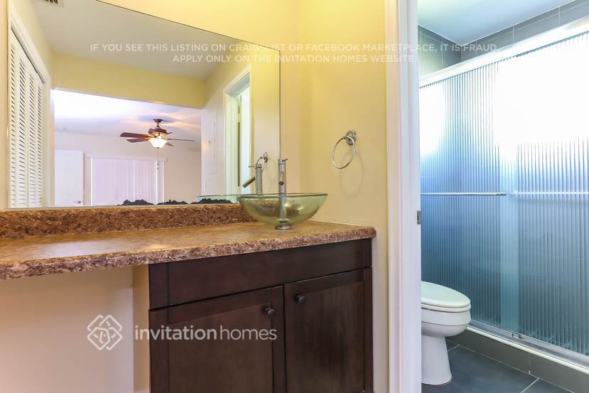 Building Photo - 12758 Guilford Cir