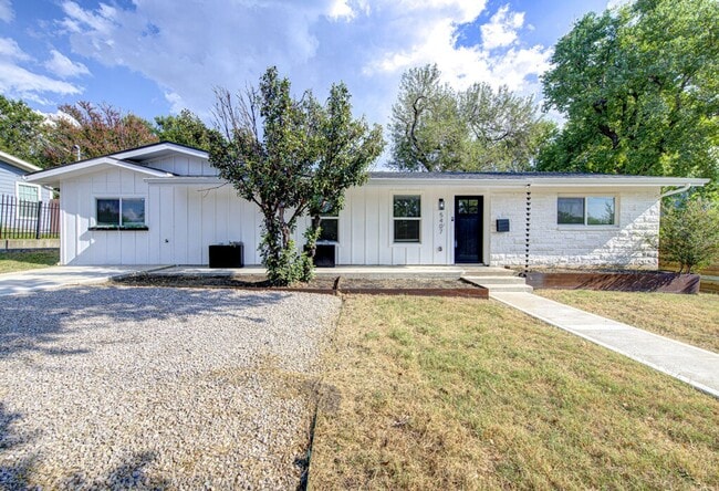 Building Photo - Fully Rebuilt 3BD Gem with Designer Finish...