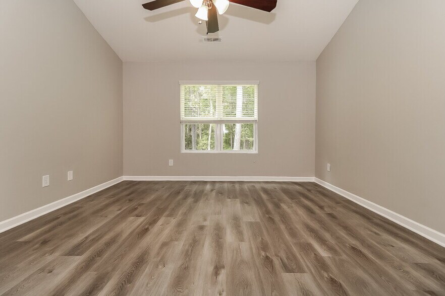 Building Photo - 9 Badger Pass Dr