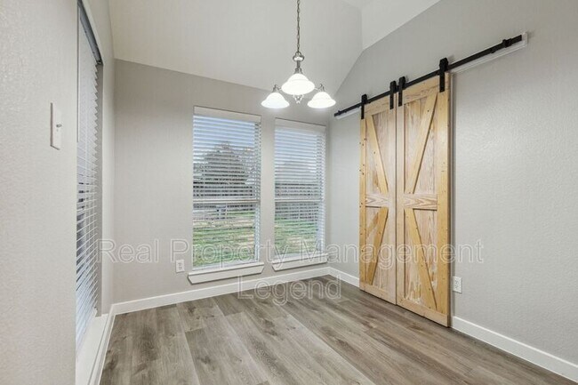 Building Photo - 1800 Meadow Lark Ln