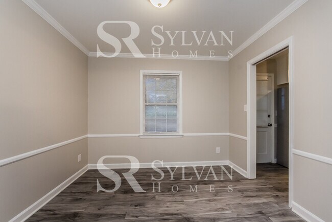 Building Photo - Carve Out a Great Life Here!